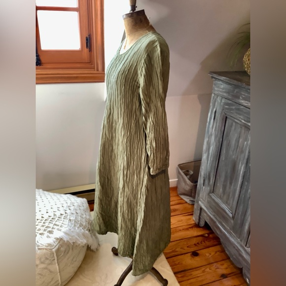 Grizas Textured Sage Green Long Sleeve Dress - Picture 4 of 7